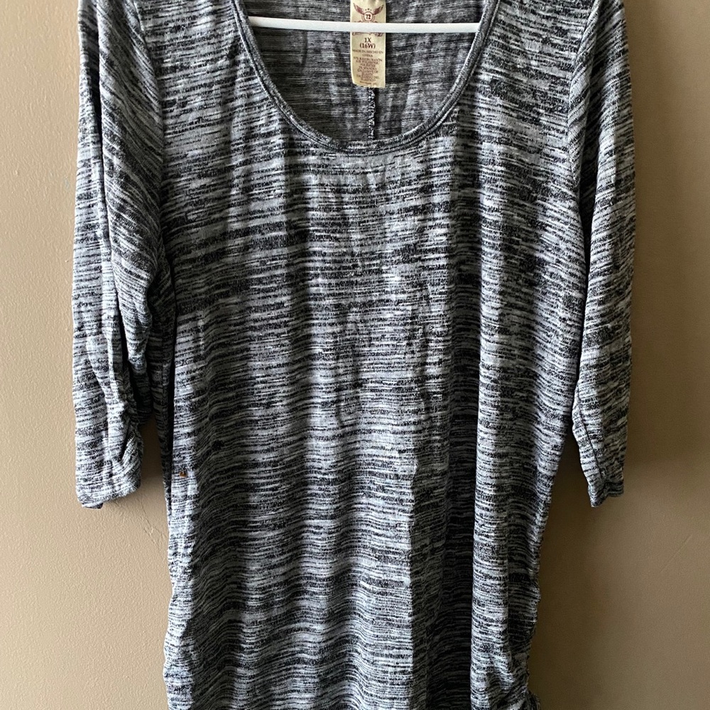 Cute 3/4 length sleeve blouse